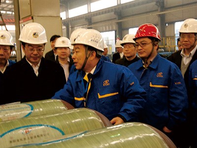 原湖南省委書記（現(xiàn)人民法院院長）周強(qiáng)視察高容，彭琪董事長認(rèn)真匯報(bào)工作詳情