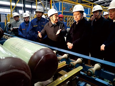 原衡陽市委書記、市人大常委會(huì)主任周農(nóng)（湖南省人大常委會(huì)副主任、黨組成員、省總工會(huì)主席）視察金化高容，彭琪董事長現(xiàn)場陪同